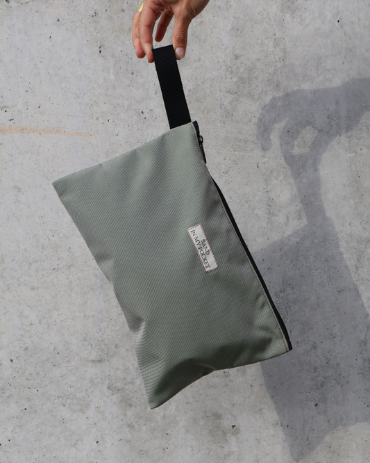 OLIVE POCKET BAG